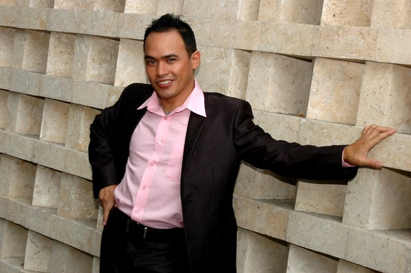 Daniel Mallari - Gold Coast Popera Tenor to represent Australia in New Zealand